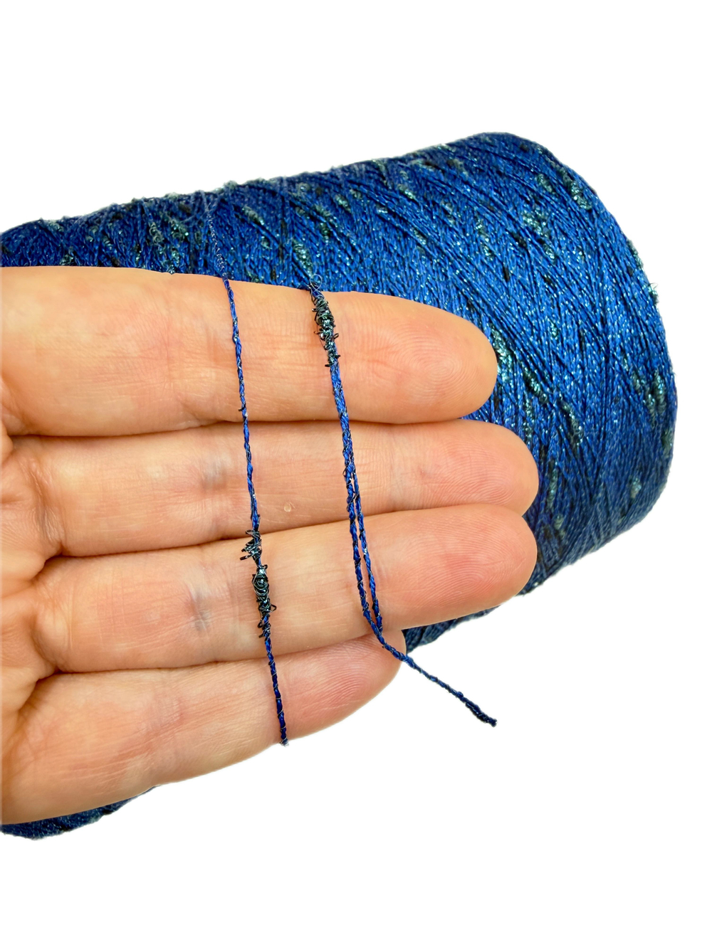 Пряжа на бобине 135г (Италия). 75% вискоза 5% п/а 20% люрекс 100г-900м