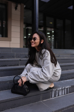 костюм: бомбер с кулиской на рукавах и карго брюки