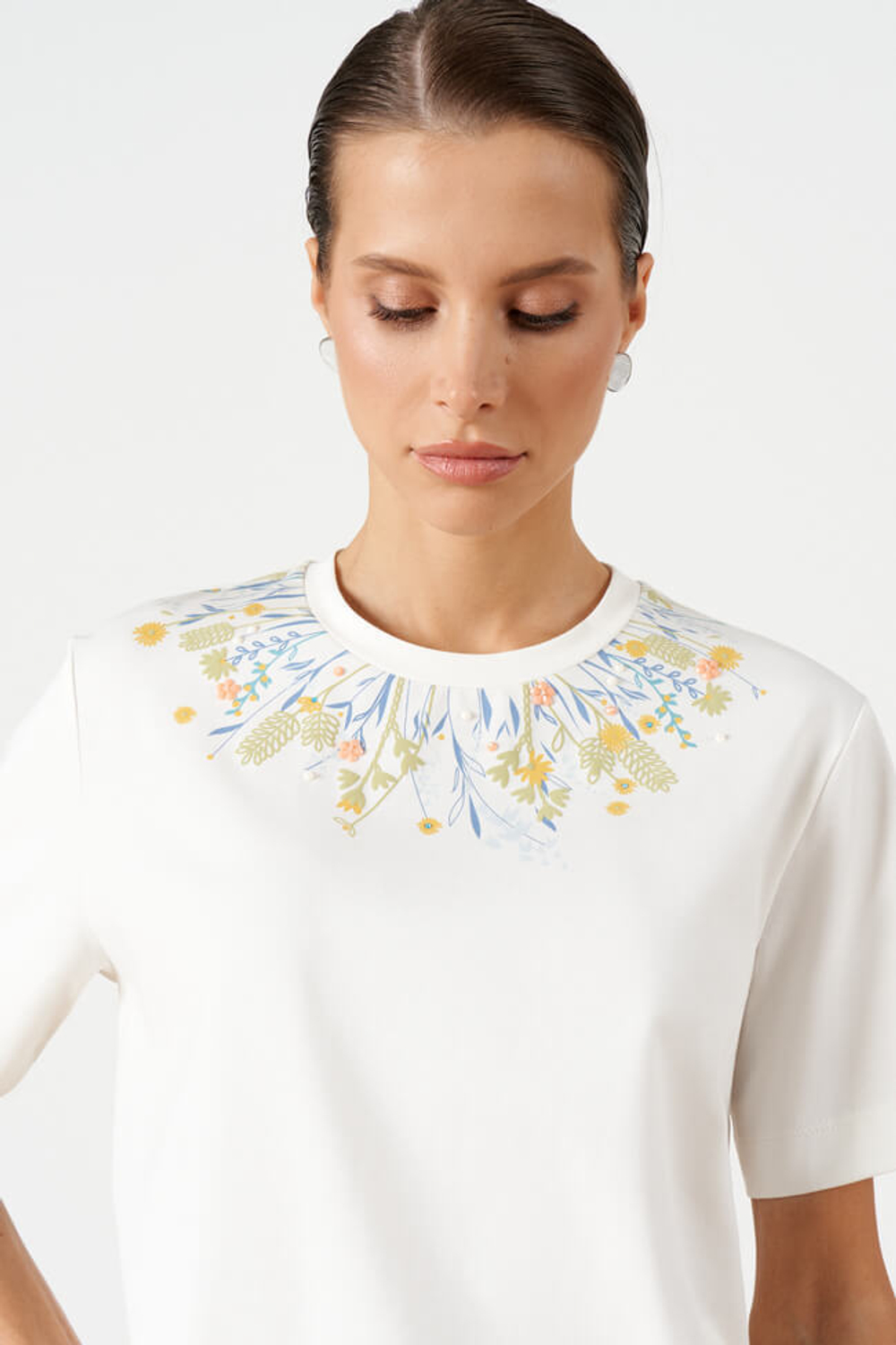 23206 Футболка женская (молочный)