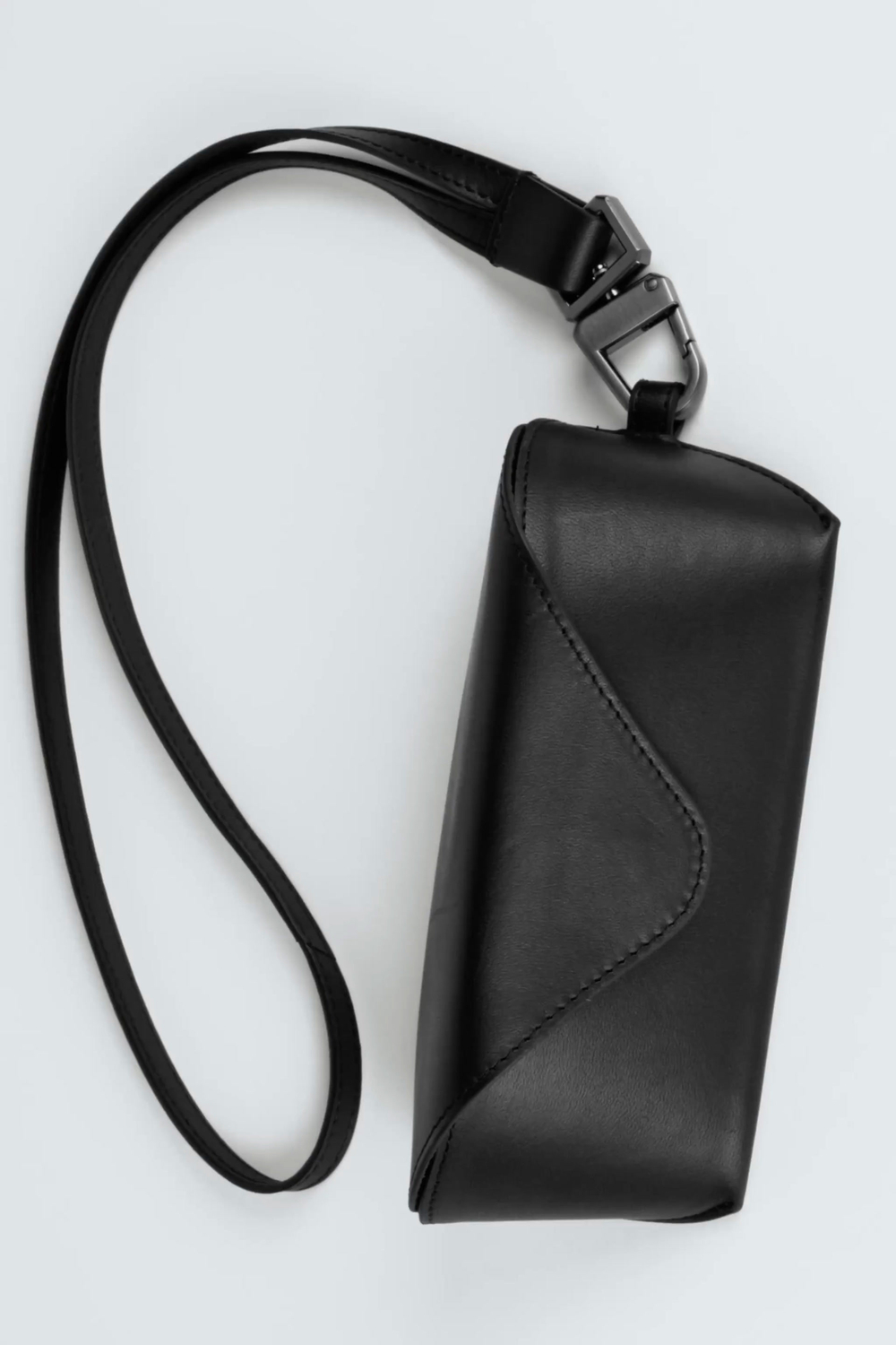 ZARA КОЖАНЫЙ ЧЕХОЛ ДЛЯ ОЧКОВ, ЧЕРНЫЙ