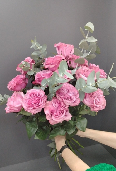 15 пионовидных роз Кантри блюз