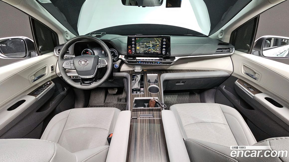 Toyota Sienna 4 Generation 2.5 Hybrid AWD (05.2023)