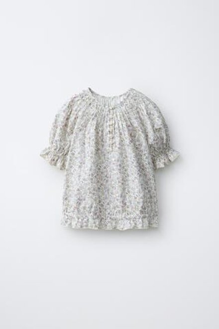 ZARA БЛУЗА С ЦВЕТОЧНЫМ ПРИНТОМ И ЗАЩИПАМИ, ЦВЕТ МАЛЬВЫ