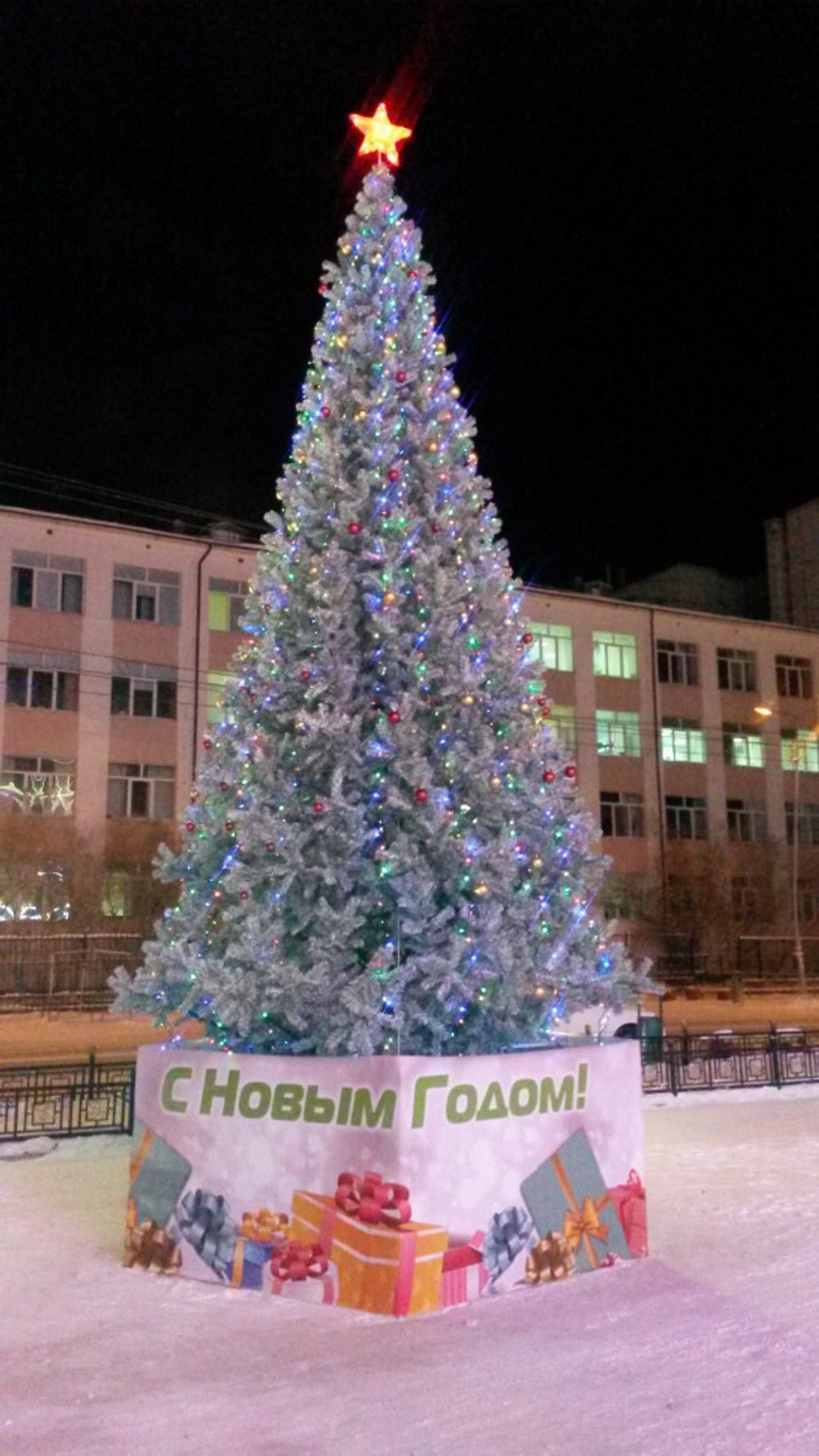 Уличная елка ствольная "Альпийская изумрудная" (пвх бело-зелёная) от 3 до 22 м