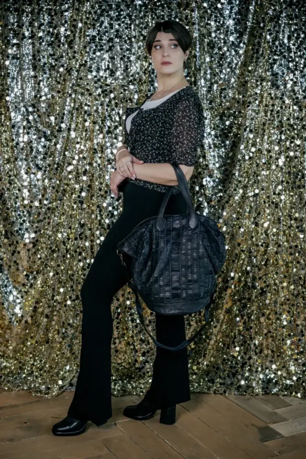 Женская большая плетеная сумка черного цвета