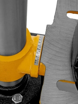 Станок сверлильный DENZEL, DDM-350L, 13 мм, 350 Вт мощность, 620-2620 об/мин и 5 скоростей, регулировка высоты стола и лазер, настольный 95321