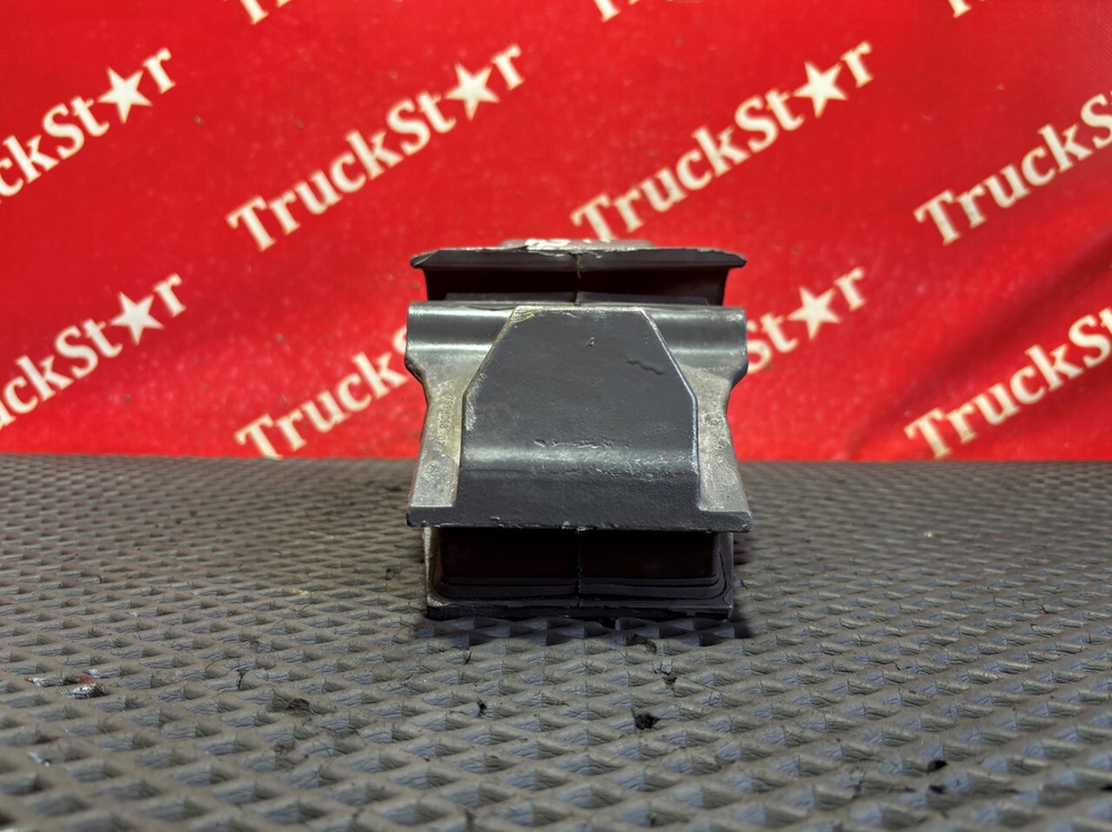 Подушка двигателя передняя 2018г.