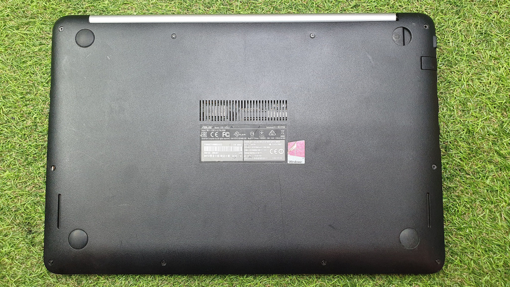 Ноутбук ASUS i5-6/4Gb/GTX 940M 2Gb/FHD