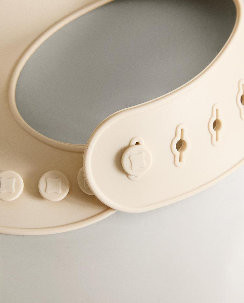 ZARA HOME ДЕТСКИЙ СИЛИКОНОВЫЙ НАГРУДНИК «КРОЛИК», РАЗНОЦВЕТНЫЙ