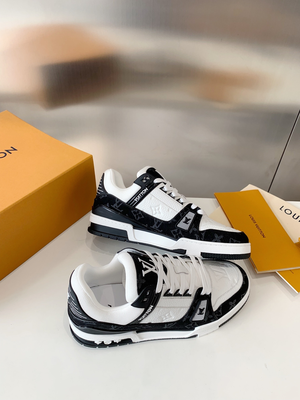 Louis Vuitton Trainer Sneaker