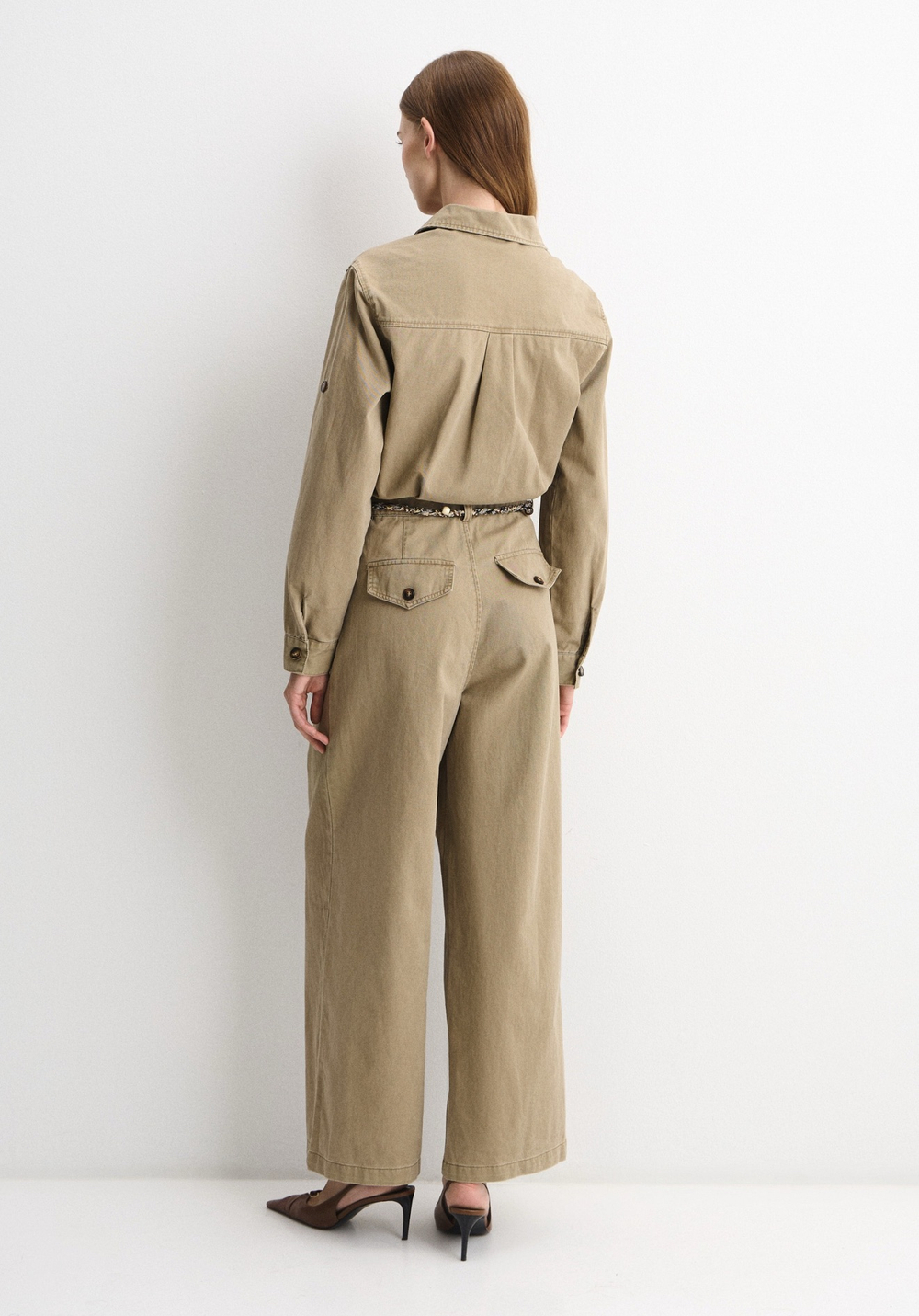 Комбинезон бежевый