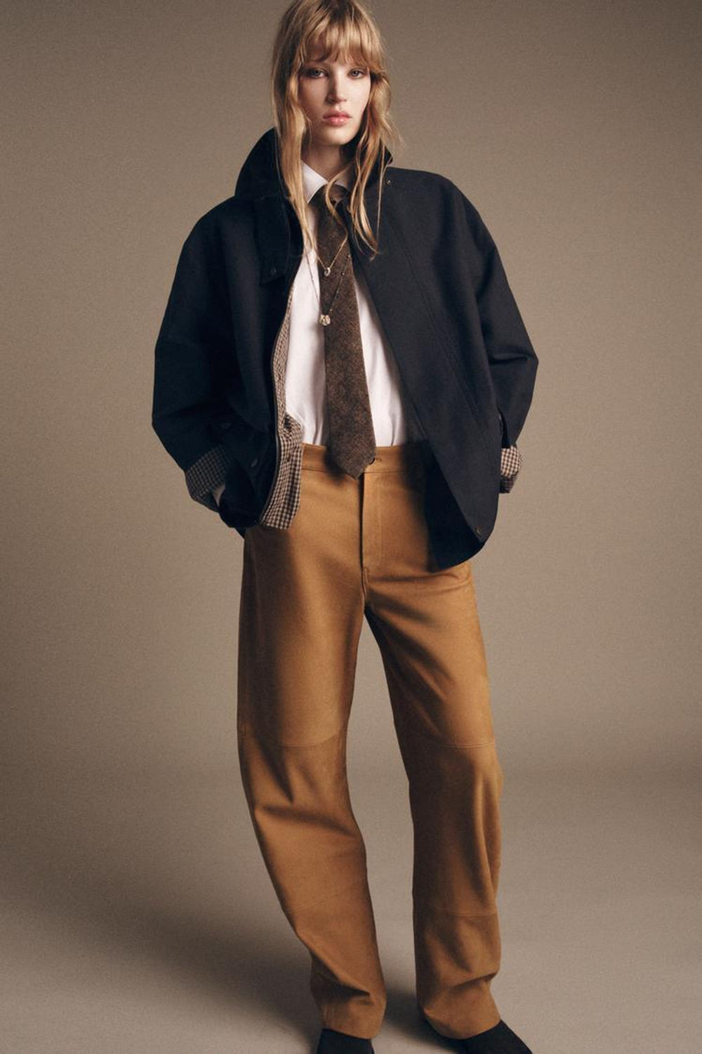 ZARA ТРЕНЧ С КАПЮШОНОМ И КОНТРАСТНЫМ ВОРОТНИКОМ — ZW COLLECTION, СИНИЙ