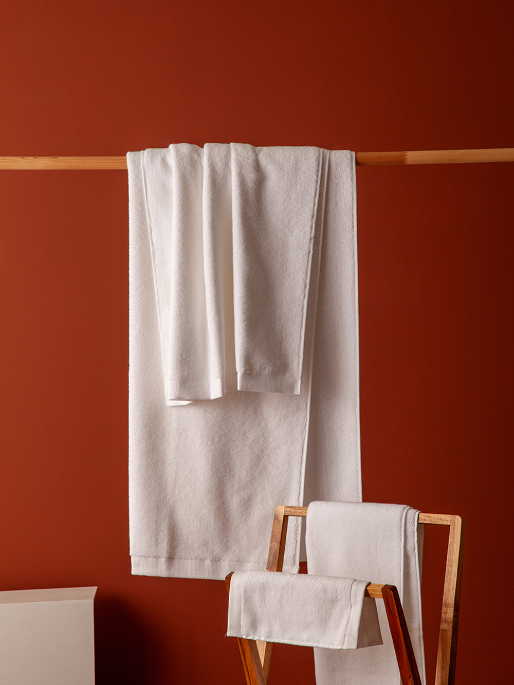 Полотенце банное белого цвета из коллекции essential, 70х140 см