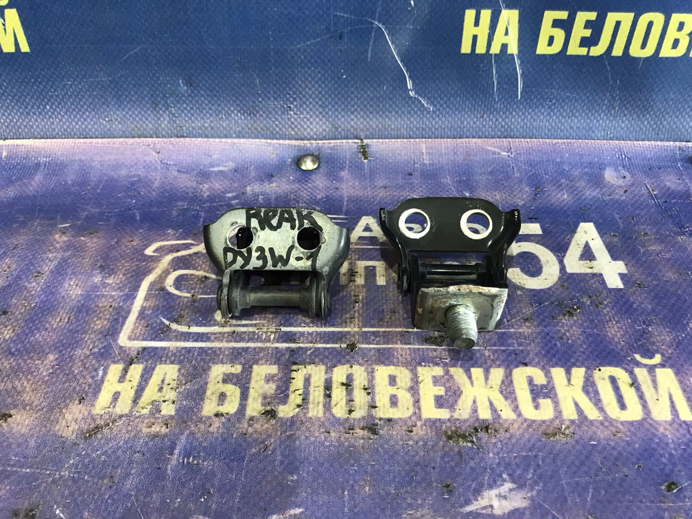 Петля багажника MAZDA DEMIO 2003