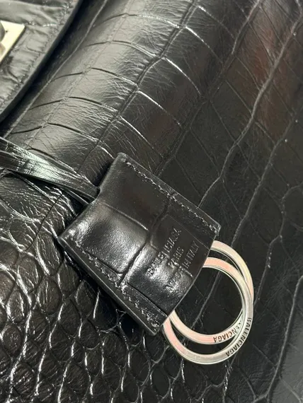 BALENCIAGA RODEO HANDBAG с крокодиловым тиснением, черная
