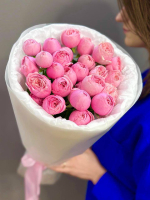 Букет из кустовых пионовидных роз "Силва Пинк"