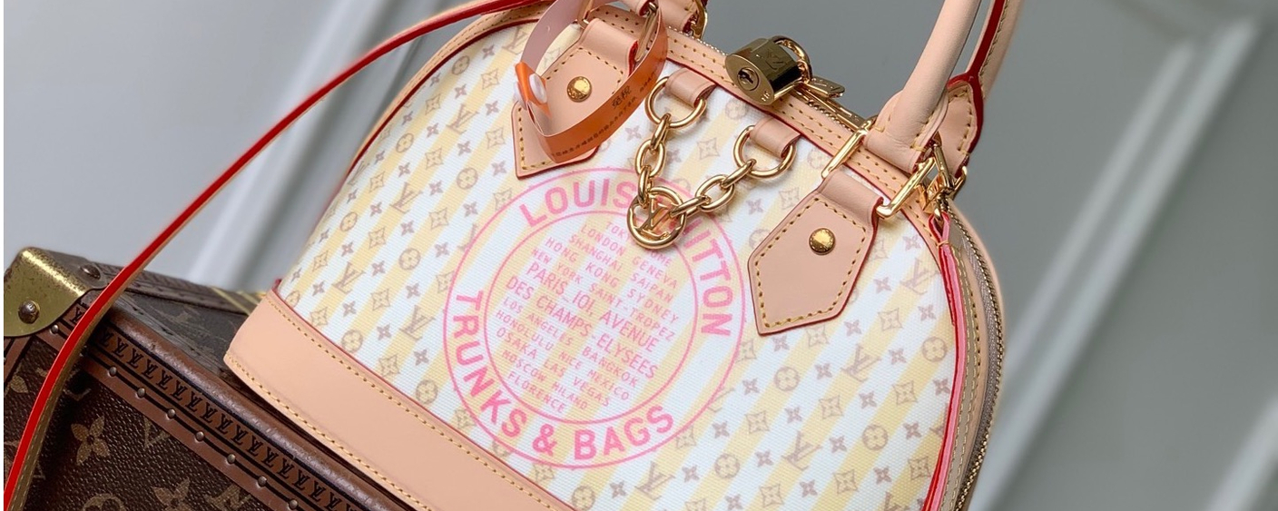 Online luxury store with worldwide free shipping