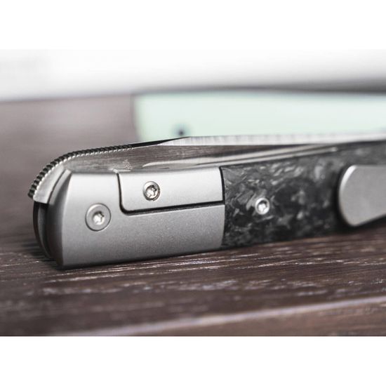 Складной нож Boker 01BO613 Urban Trapper Premium CF c клинком из стали Böhler M390 Microclean®, рукоять титан / карбон