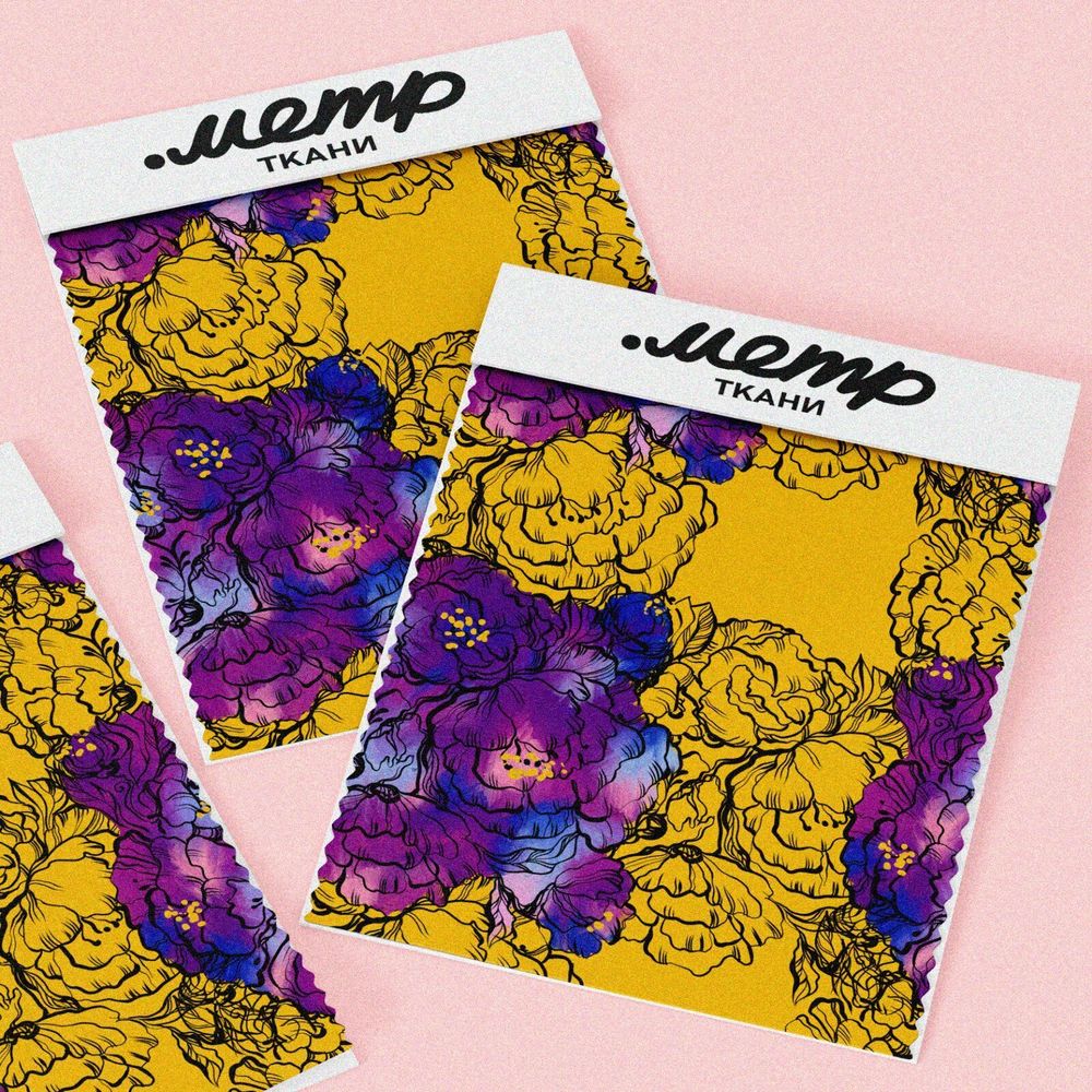 Ткань бифлекс сине-фиолетовые цветы на жёлтом