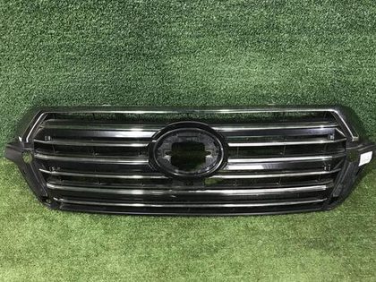 Решетка радиатора Toyota Land Cruiser 200 (2015-2021)