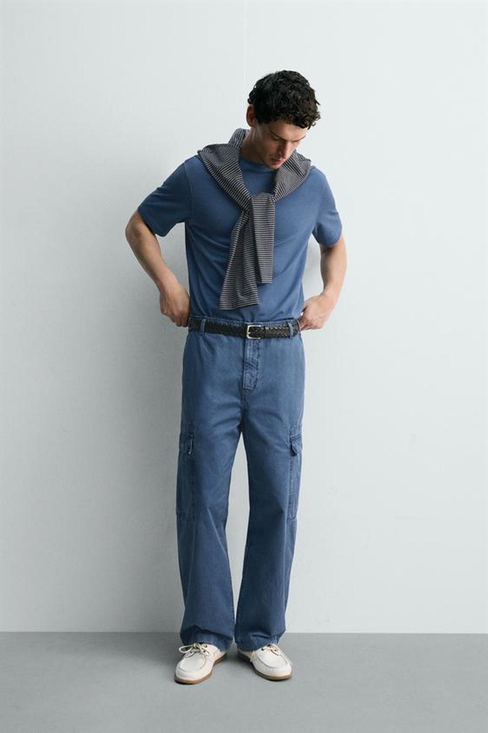 ZARA БРЮКИ КАРГО RELAXED FIT С ЭФФЕКТОМ ПОТЕРТОСТИ, СИНИЙ
