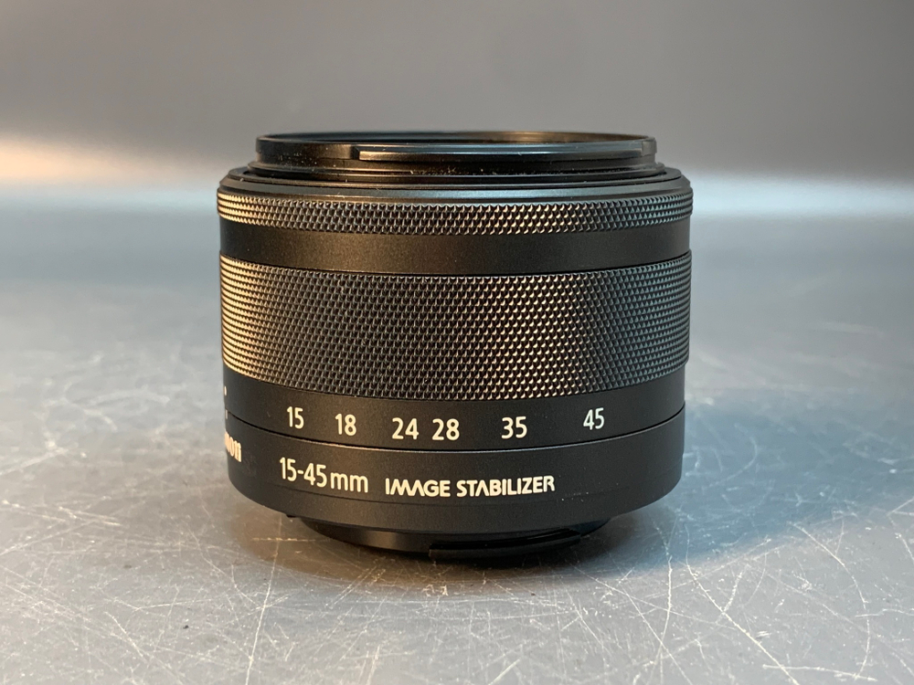 Canon EOS M50 Kit 15-45 mm 12000 кадров