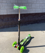 RR2-S/RR2-1/Самокат четырехколесный колеса: PU, светящ. d120 d76 мм., Руль: 66-87 см 60 кг, зеленый