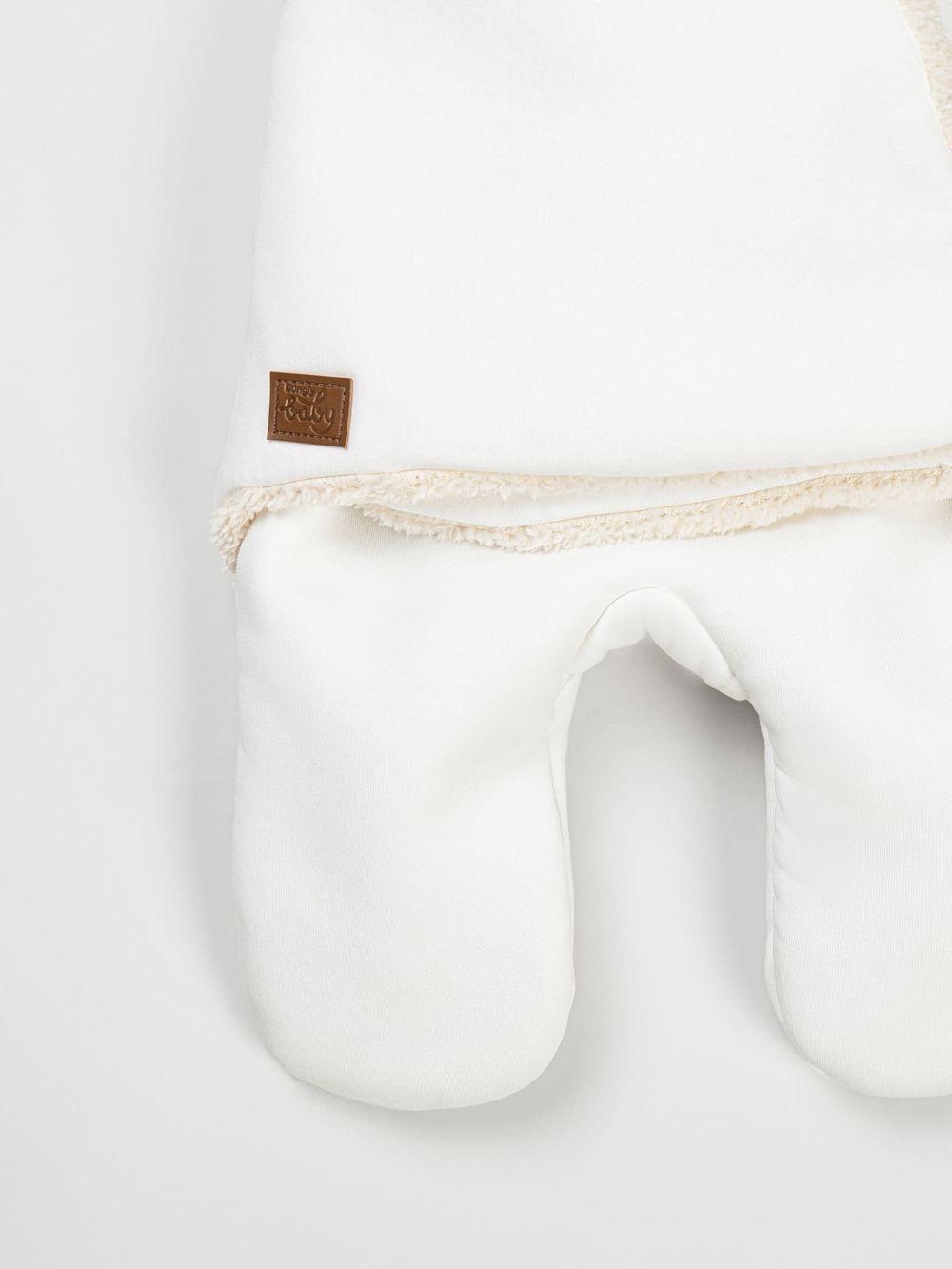 Конверт-звездочка "Молоко" с прорезями для ремней безопасности 0+