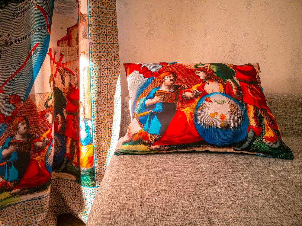 Комплект из двух штор "Яркие созвездия", по мотивам иллюстраций из Небесного атласа Андреаса Целлариуса «Гармония Макрокосмоса»