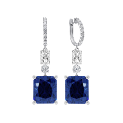 Серьги с синим фианитом и белыми микроцирконами – незаменимый аксессуар для каждой модницы. Четкая, простая форм четки вписывается в ритм городской жизни. Длина изделия составляет 40 мм, средний вес – 8,8г. Украшение производится из гипоаллергенного высокопрочного серебра 925-й пробы.  В нашем ювелирном онлайн-магазине представлен широкий ассортимент изделий, среди которого серебряные серьги с синим фианитом и белоснежными микроцирконами занимают лидирующее место. Оформить заказ и приобрести украшение можно прямо сейчас. При необходимости наши консультанты помогут оформить заказ. Доставка ювелирного изделия осуществляется по Москве и в любую точку РФ