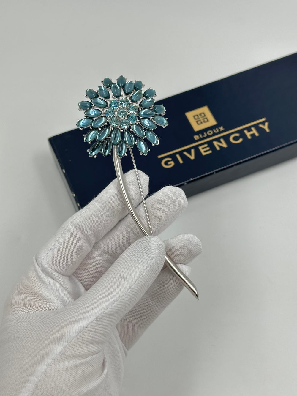 Брошь Цветок Givenchy