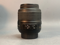 Nikon D3000 Kit 18-55mm 15.000 кадров