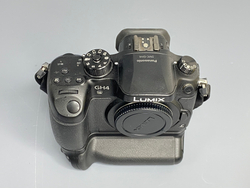 Panasonic Lumix DMC-GH4 + бат. блок
