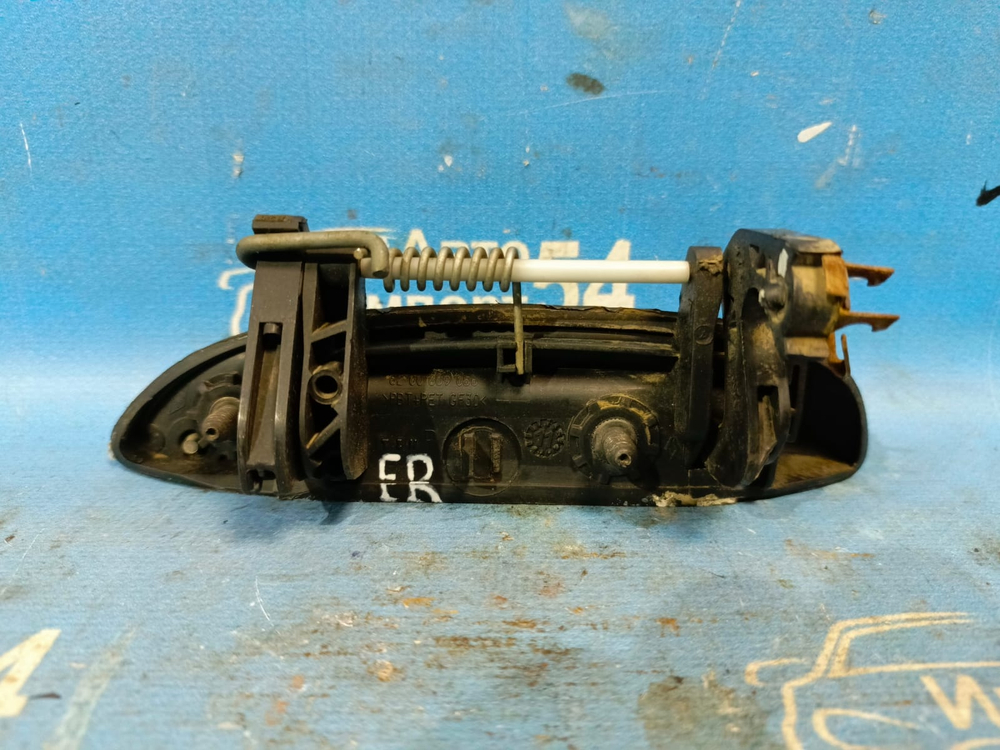 Ручка двери передней правой внешняя RENAULT LOGAN 2011