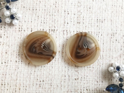 Пуговицы костюмные, d 2,5 см