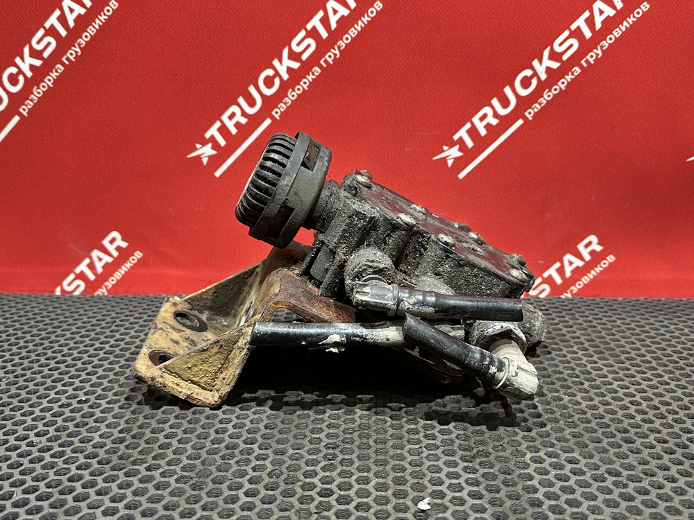 Кран уровня пола главный