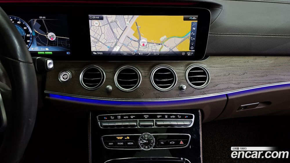 Mercedes-Benz E-Class W213 E300e 4MATIC Exclusive (06.2020)