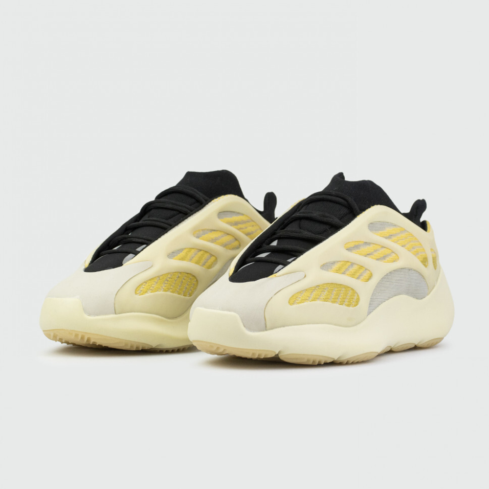 кроссовки Adidas Yeezy 700 v3 Safflower Wmns G54853