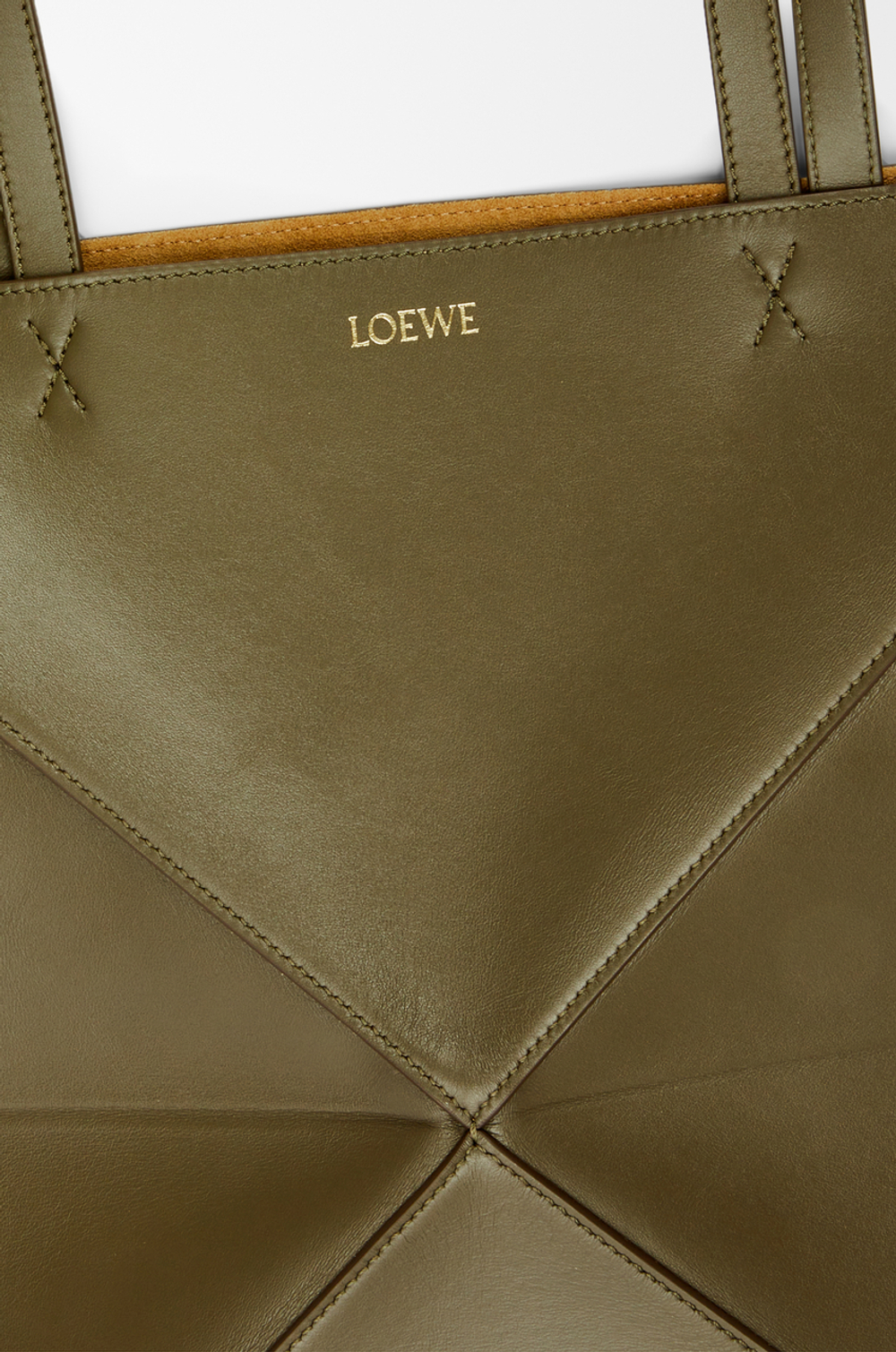 Loewe Средняя складная сумка-тоут Puzzle Fold из блестящей телячьей кожи, темный хаки