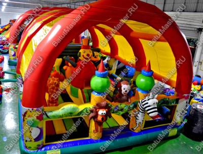 Надувной батут "Зверята с крышей 3" со скалодромом, 14*8*6 м