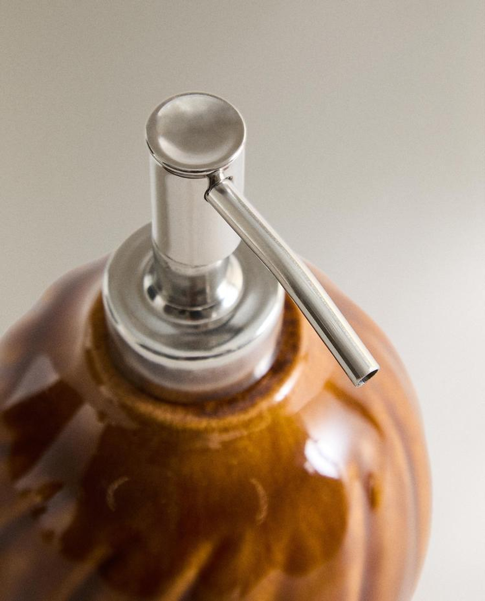 ZARA HOME ДОЗАТОР ДЛЯ МЫЛА С РЕЛЬЕФНЫМ УЗОРОМ, ГОРЧИЧНО-ЖЕЛТЫЙ