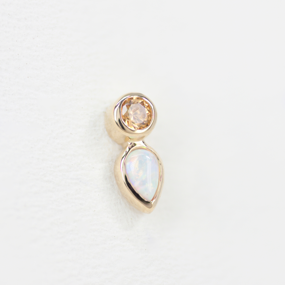 Medal teardrop with synthetic opal