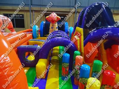 Коммерческий надувной батут "Дикая Африка" 10*6*4 м