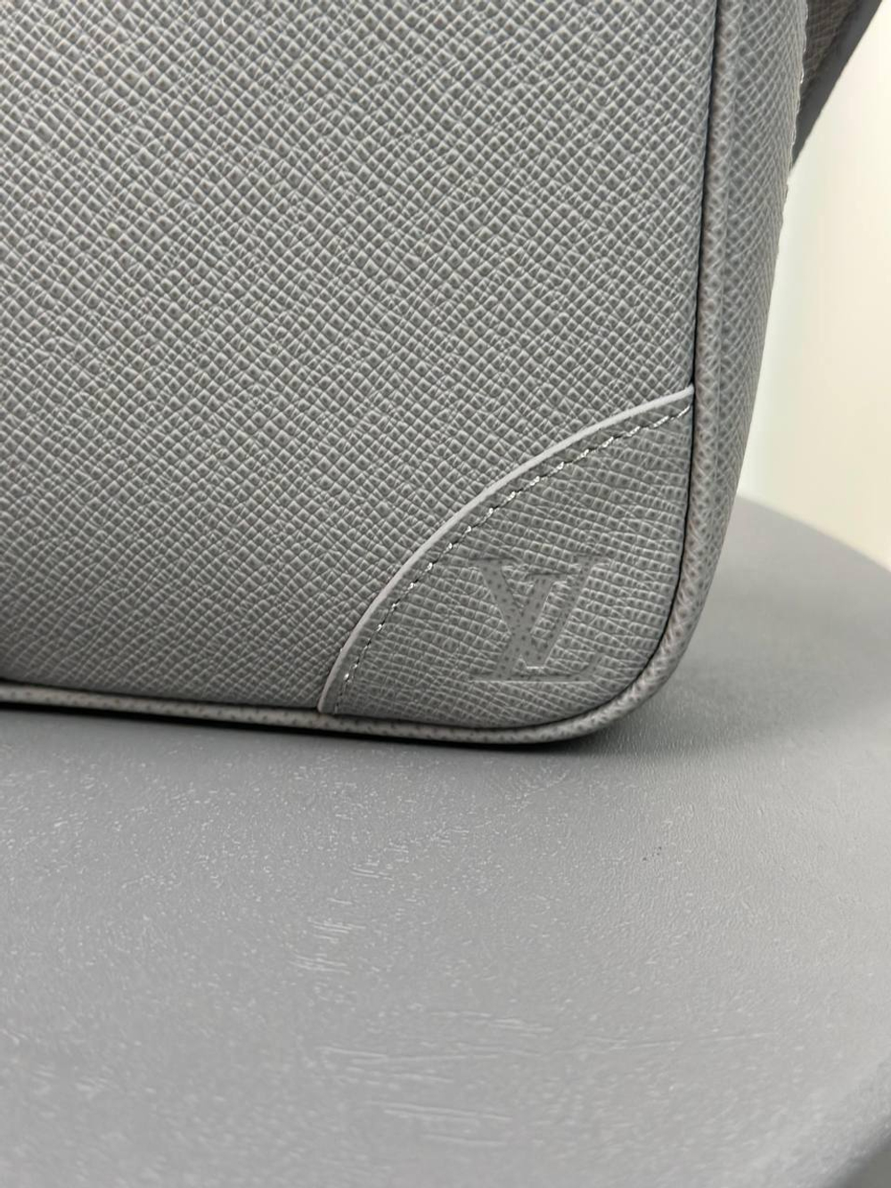 Портфель Louis Vuitton
