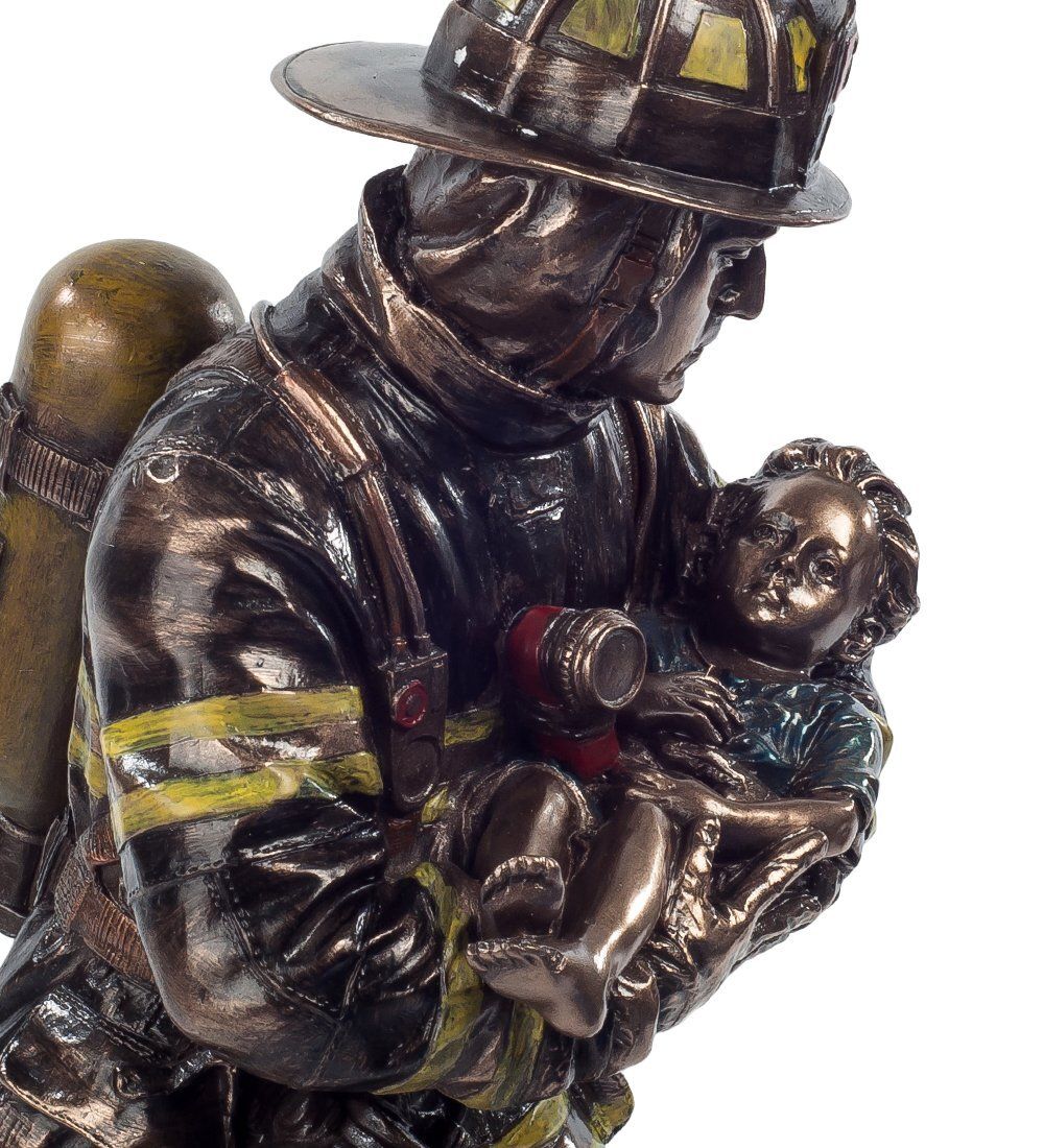 Veronese WS-199 Статуэтка «Пожарный Спасатель»