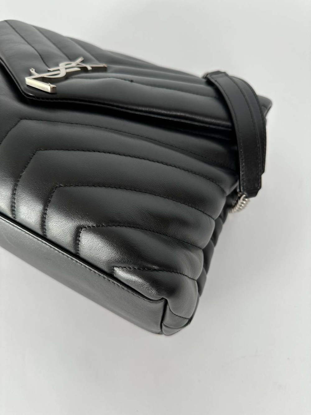 Сумка Saint Laurent LouLou medium