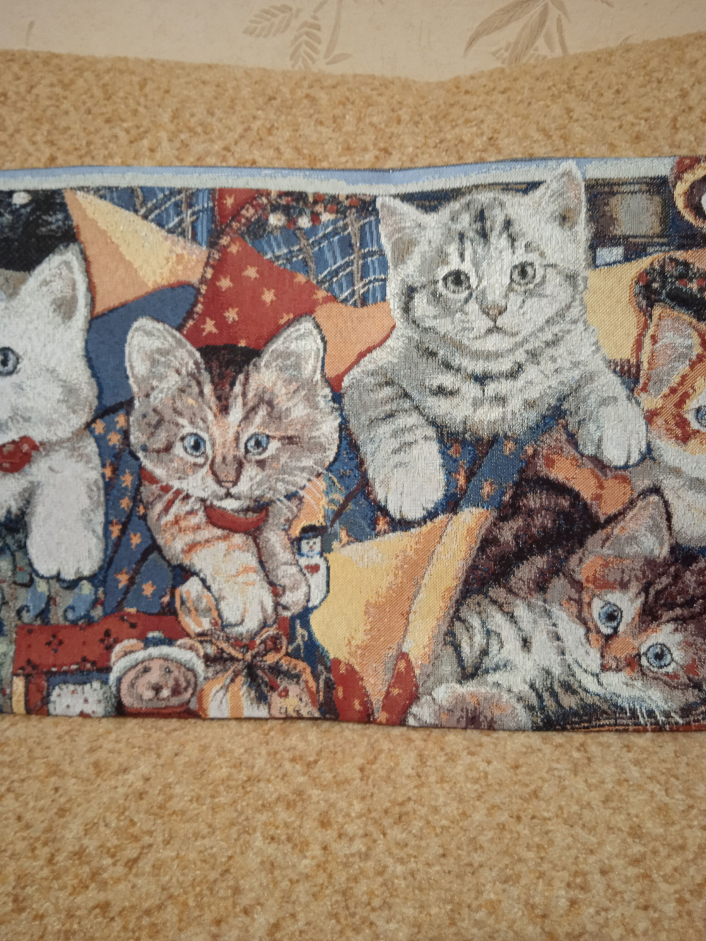 Декоративный гобеленовый чехол Котята 34х87