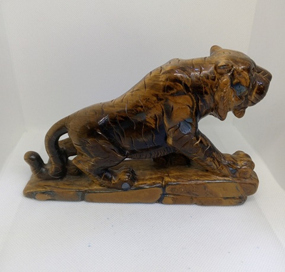 Фигурка тигра из тигрового глаза