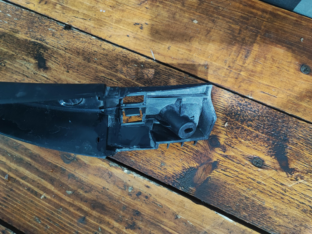 Обшивка крышки багажника Peugeot 308 1 (T7) 07-15 Б/У Оригинал 9681635677