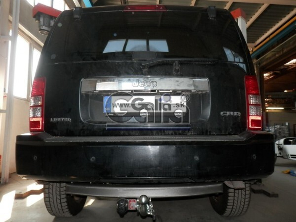Фаркоп оцинкованный Galia J009A для Jeep Cherokee 2007-2013, Dodge Nitro 2007-2012(паспорт и сертификат в комплекте)(без электрики)